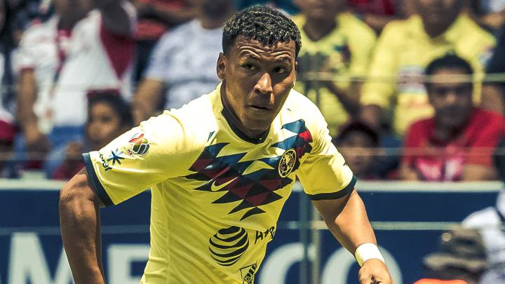 Roger Martínez durante un partido de América de México en la pretemporada antes de la Liga MX