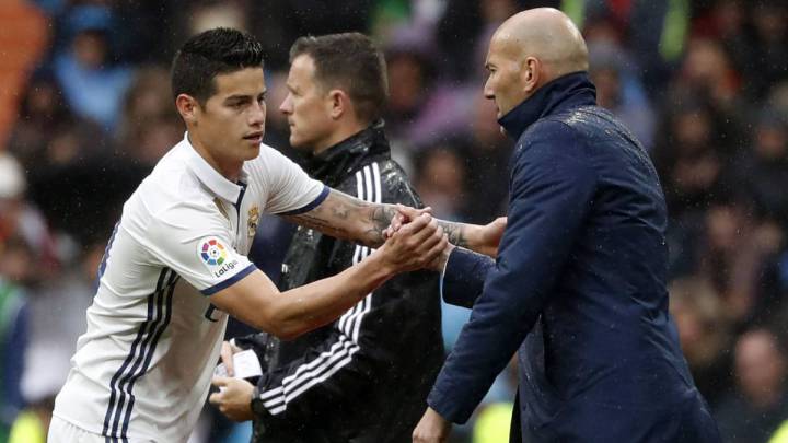 James Rodríguez se despide de Zidane luego de un partido en Real Madrid