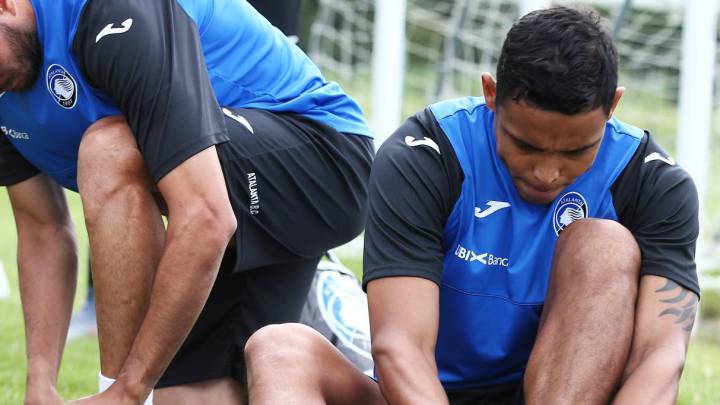Luis Fernando Muriel se alista para un entrenamiento con Atalanta después de dos días alejado de las prácticas antes del inicio de la Serie A 2019/2020