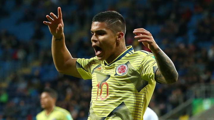 Juan Camilo Hernández celebra un gol con la Selección Sub 20 en el Mundial de Polonia 2019