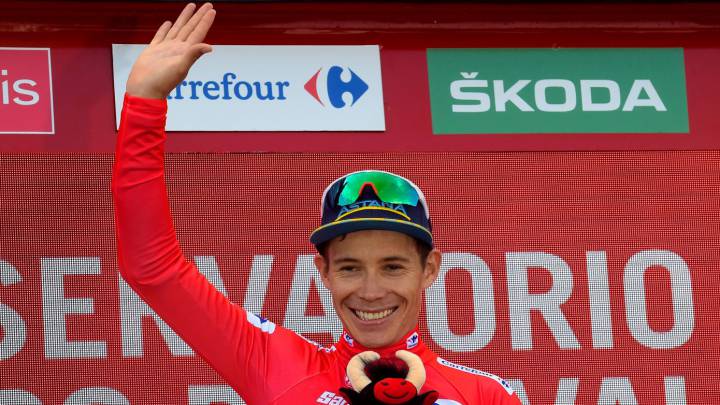 Miguel Ángel López es el nuevo líder de la Vuelta a España. El colombiano del Astana fue el único que se lanzó al ataque y se fue en ventaja sobre rivales