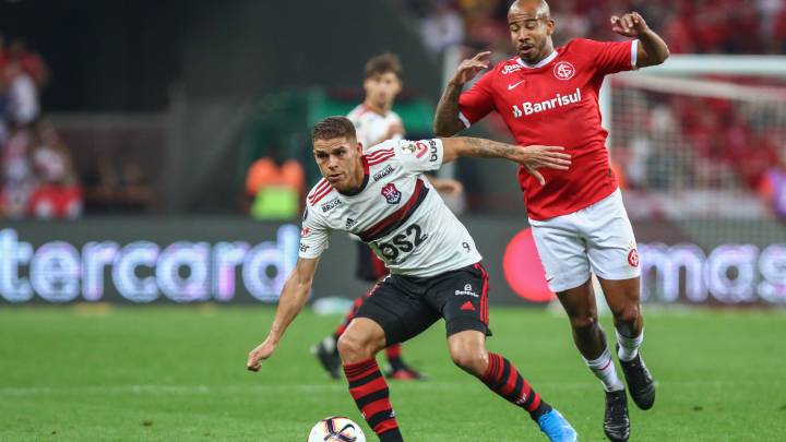 Gustavo Cuéllar, titular en Flamengo ante Inter por Copa Libertadores.