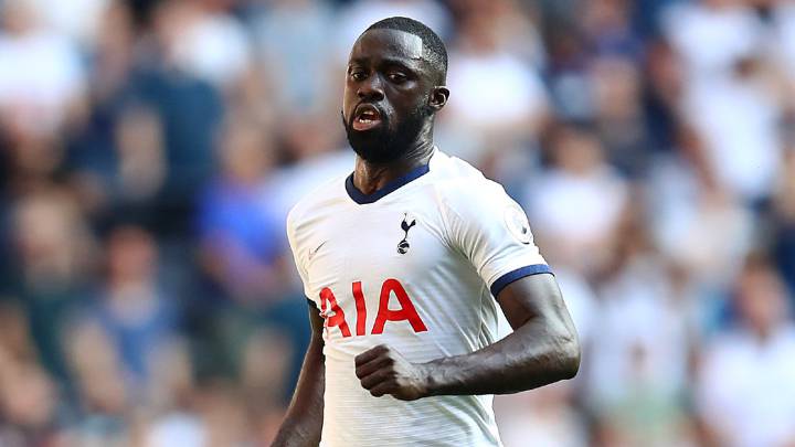 Davinson Sánchez, defensa del Tottenham que sería titular ante Arsenal este domingo en Anfield