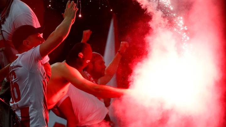 Afición del Colonia de Alemania ante Borussia Dortmund