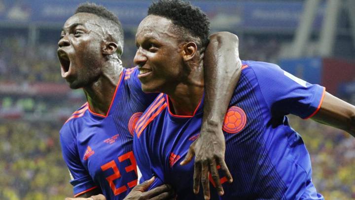 Yerry Mina y Davinson Sanchez celebran un gol de la Selección Colombia