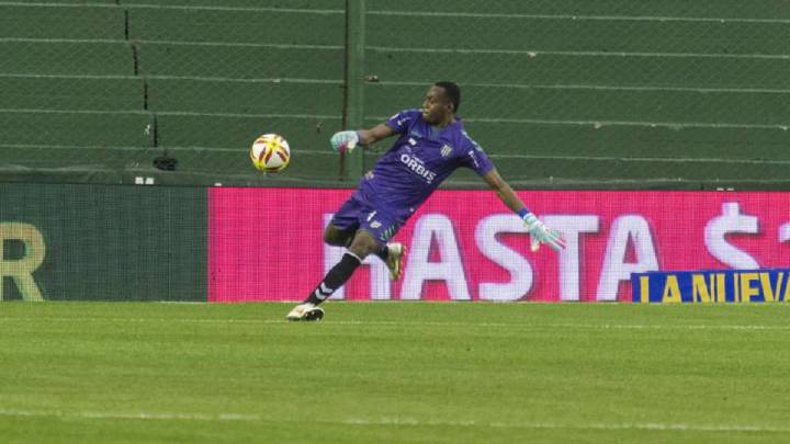 Iván Arboleda, arquero de Banfield podría volver a ser titular con el regreso de Falcioni al banco