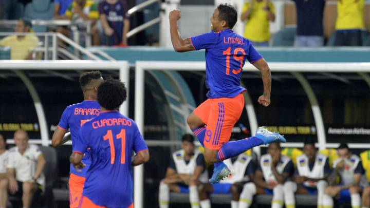 Luis Fernando Muriel celebra un gol contra Brasil en Miami