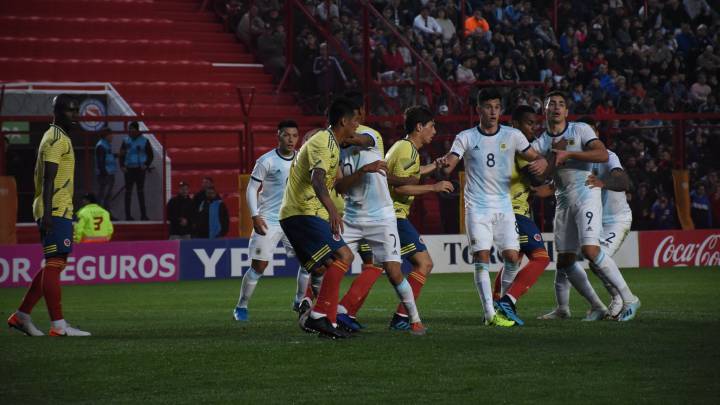 Duro cruce entre Nicolás Capaldo y Jorge Carrascal, previo al Boca - River de la Libertadores.
