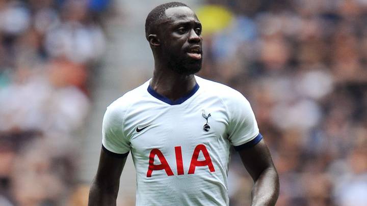 Davinson Sánchez regresa al Tottenham con una molestia en uno de sus tobillos