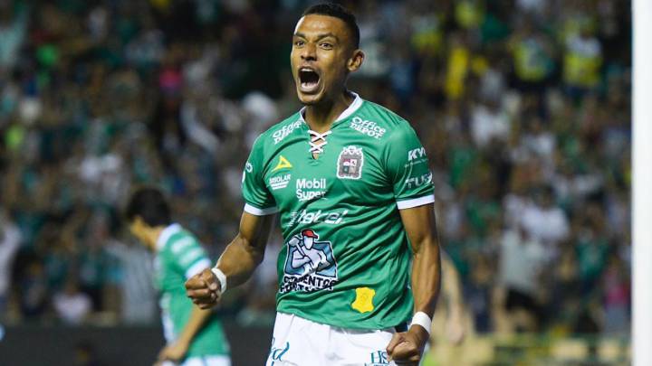 William Tesillo celebra el gol que anotó en la fecha 9 de la Liga MX con León