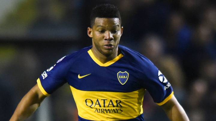 Frank Fabra en partido de Boca Juniors por la Superliga Argentina