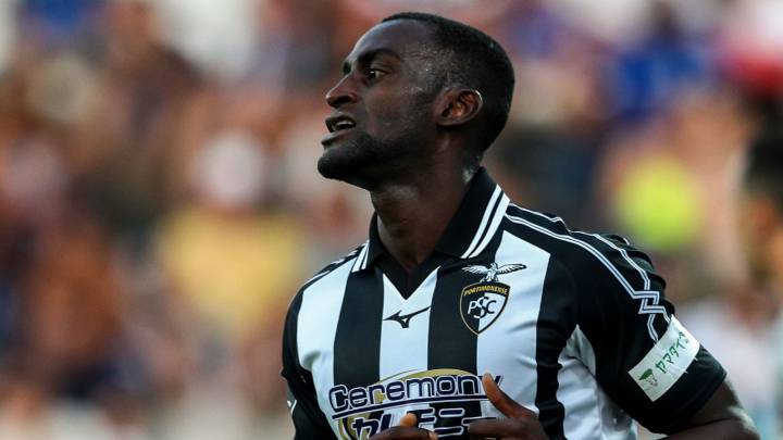 Jackson Martínez en partido de Portimonense ante Porto por la Liga de Portugal