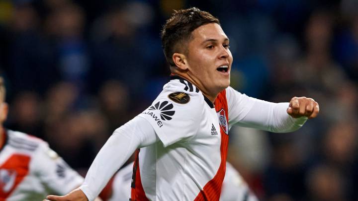 River subastó un kit de la final de Madrid con los guayos de Quintero