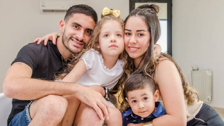 Guillermo Celis con su familia en Argentina