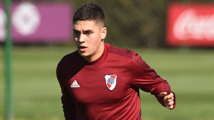 Juan Fernando Quintero durante un entrenamiento normal en River Plate