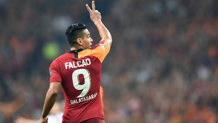 Bafetimbi Gomis habló de Falcao García y su nueva etapa en el Galatasaray. El delantero cree que el colombiano tendrá éxito en la ciudad de Estambul