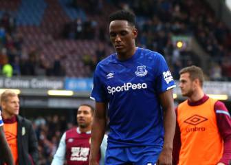 Yerry Mina titular en la derrota de Everton ante Burnley