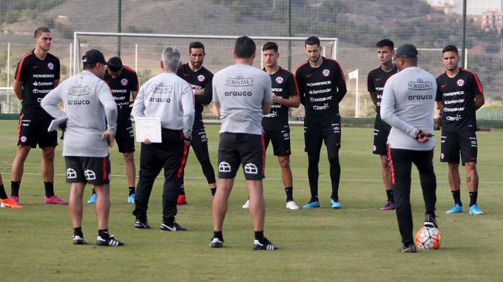 Selección Chile en un entrenamiento previo al amistoso ante Colombia en España