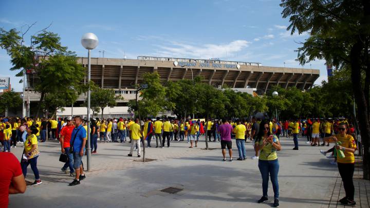Así fue la fiesta que se vivió en el estadio José Rico Pérez entre los hinchas de Colombia y Chile