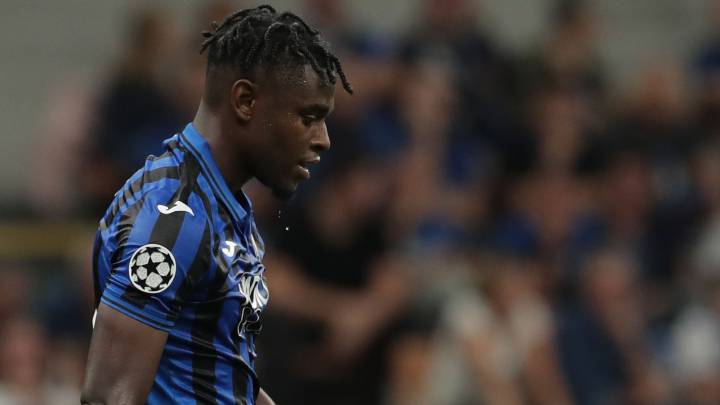 Duván Zapata, estará mínimo tres semanas fuera de las canchas por lesión
