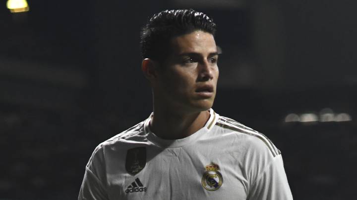 James Rodríguez con la camiseta de Real Madrid en un partido por la Liga de España