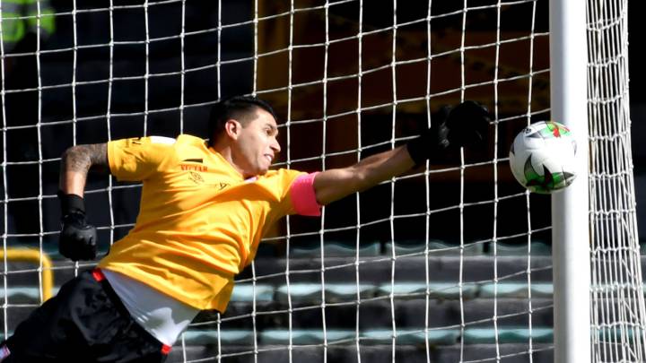 El invicto de Leandro Castellanos en el arco de Independiente Santa Fe terminó luego de 922 minutos por un autogol de Sebastián Salazar ante Millonarios