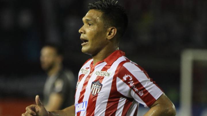 Teófilo Gutiérrez con la camiseta de Junior en partido de la Liga Águila