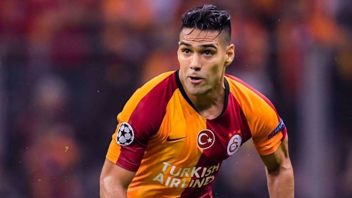 Falcao García podría ser baja del Galatasaray en el clásico de la ciudad de Estambul ante el Besiktas por una lesión en el tendón de Aquiles