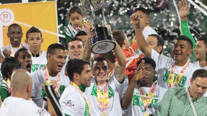 Nacional festeja el título de la Copa Águila 2013