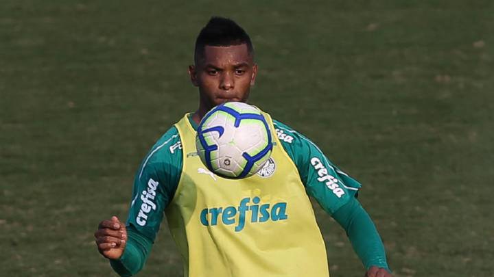 Agente de Miguel Borja responde a críticas de Mano Menezes.