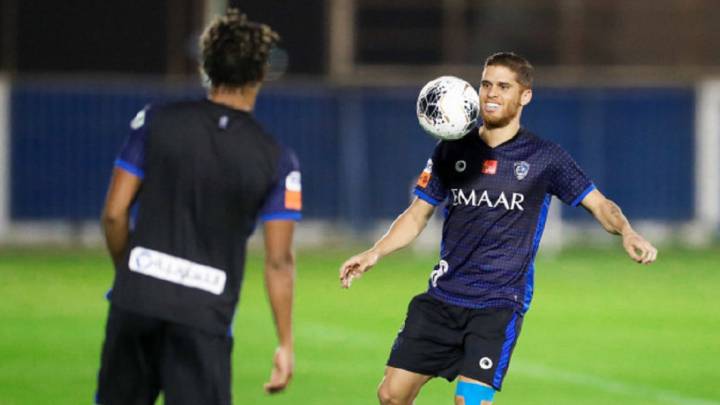 Gustavo Cuéllar, volante del Al Hilal