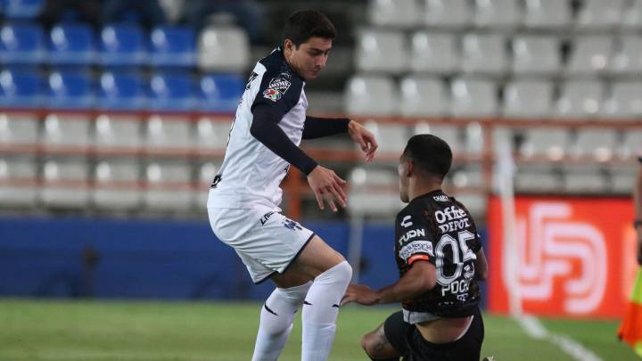 Stefan Medina durante un partido con Monterrey por Liga MX.