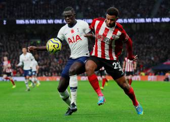 Sánchez cumple en defensa y Tottenham empata