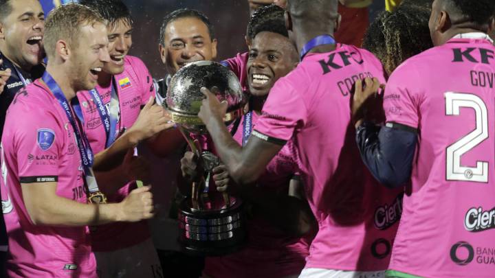Cristian Dájome, campeón de la Copa Sudamericana con Independiente del Valle