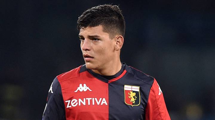 Kevin Agudelo, en partido del Genoa por la Serie A