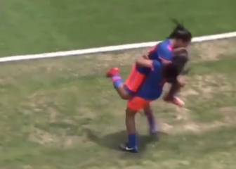 Golazo de Manuela Pavi: Digno de su curiosa celebración
