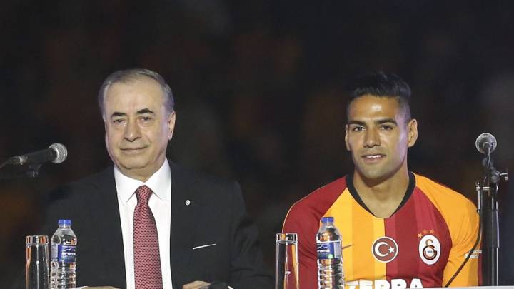 Falcao y el presidente del Galatasaray