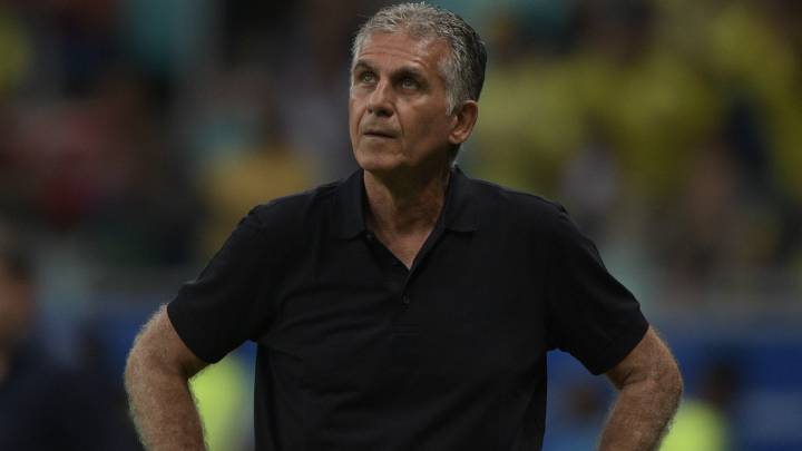 Carlos Queiroz dirigiendo a la Selección Colombia en un partido de la Copa América