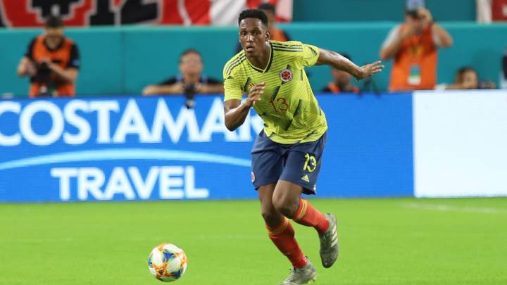 Yerry Mina ante Perú en Miami