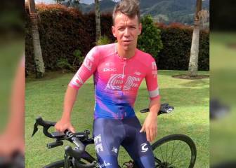 ¡Rigo está de vuelta! Se pone el uniforme con agradecimiento