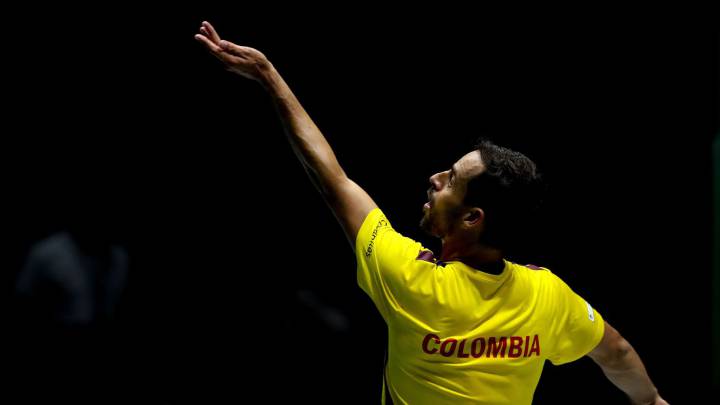 Santiago Giraldo jugando en Copa Davis en Madrid