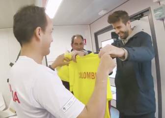 Piqué visita a Colombia en la Copa Davis y recibe regalo