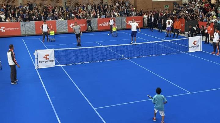 Roger Federer en clínica que hizo en Bogotá, Colombia.