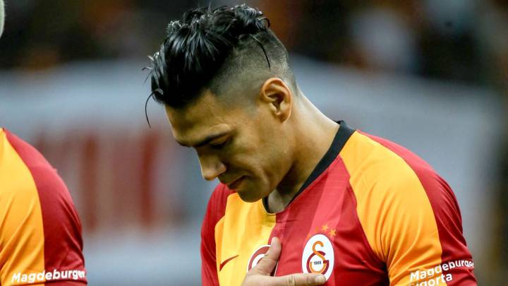 Falcao pidió un mes más para volver a jugar con Galatasaray