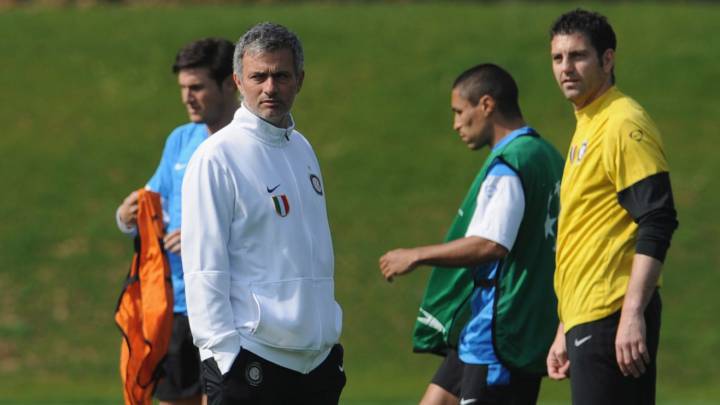 Mourinho e Iván Ramiro Córdoba juntos