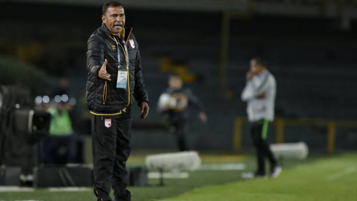 Independiente Santa Fe ratifica en el cargo al técnico Harold Rivera. El presidente Eduardo Méndez dio la noticia después de la derrota ante América