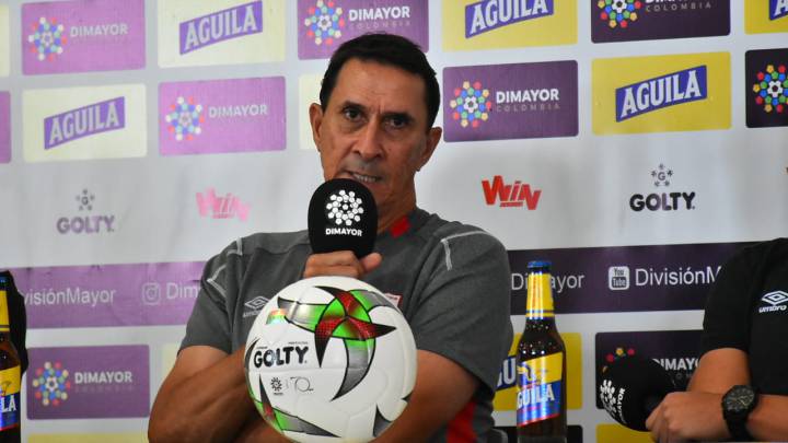 Alexandre Guimaraes en rueda de prensa en Barranquilla