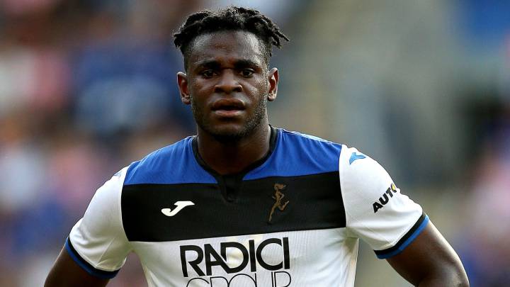 Duván Zapata regresa a España para continuar su recuperación