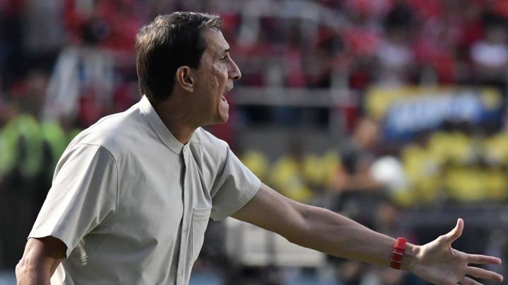 América de Cali campeón: El técnico Alexandre Guimaraes consiguió la estrella 14 para el equipo escarlata en la final de la Liga Águila II ante Junior