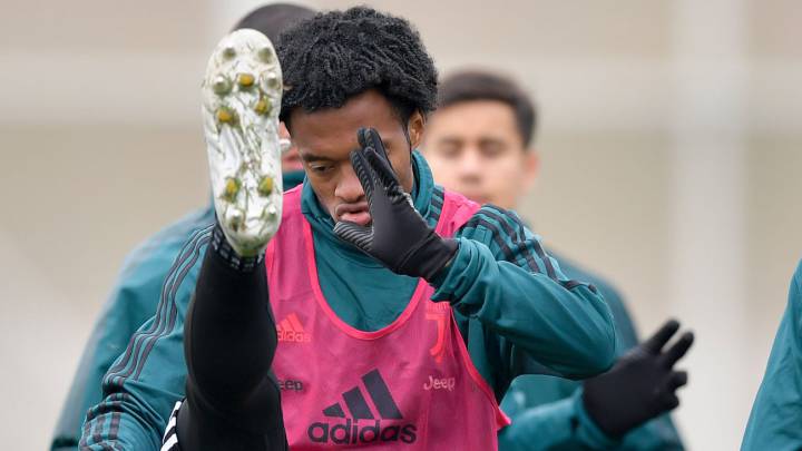 Juan Guillermo Cuadrado durante un entrenamiento de Juventus antes de la Champions League